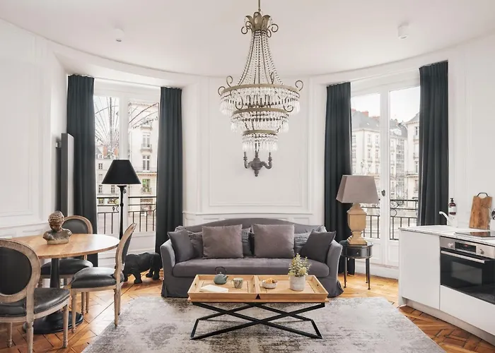 Appartements Place Royale - Maisons Du Monde Hotel & Suites